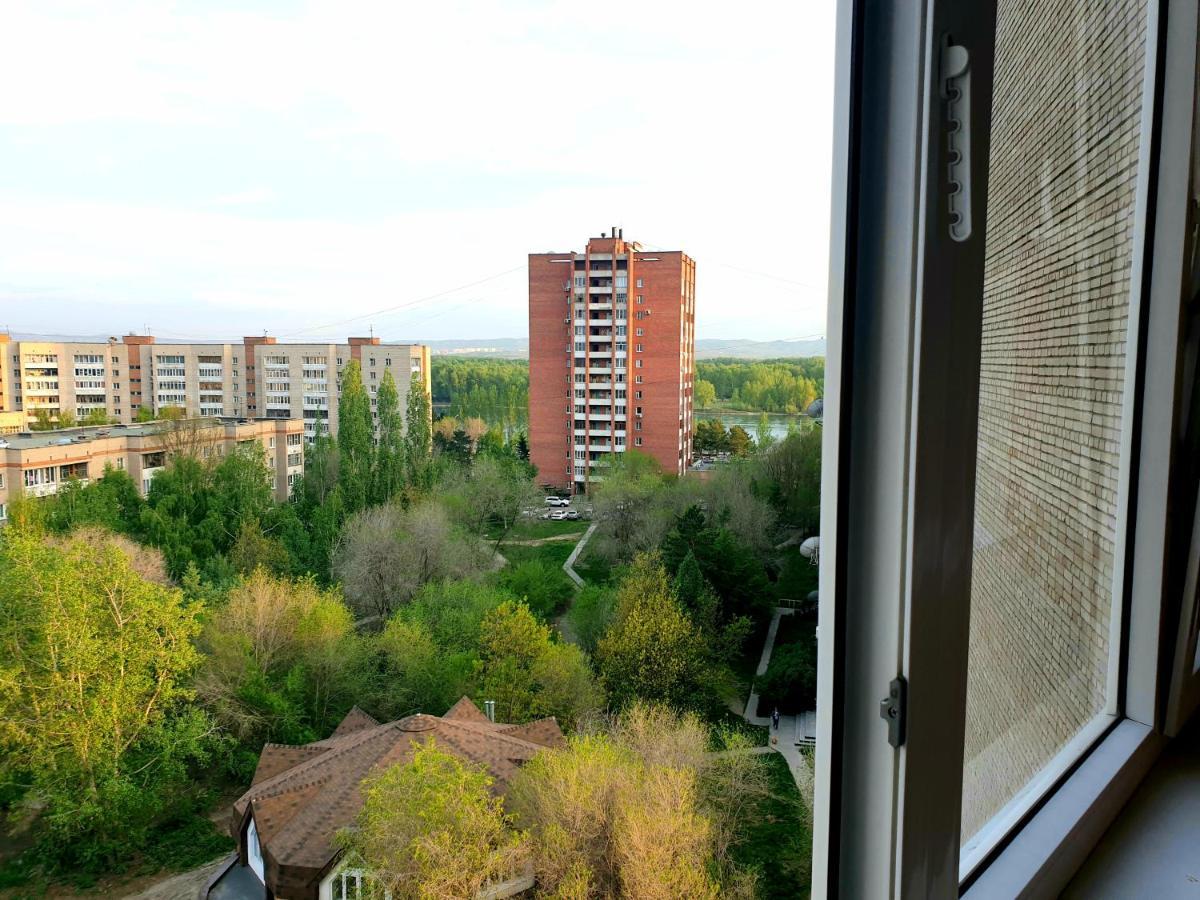 Apartment На Стрелке С Красивым Видом На Иртыш Ustʼ-Kamenogorsk المظهر الخارجي الصورة